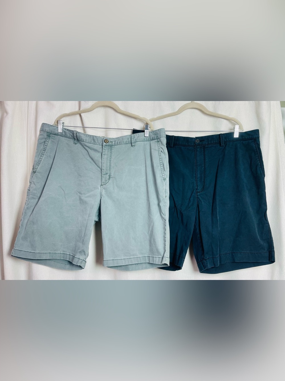 Lot 2 Pairs Mens Shorts Tommy Bahama 42 Boracay 9” Chino Flat Front Navy Gray